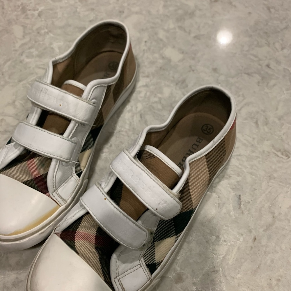 Burberry girls shoes Size 35